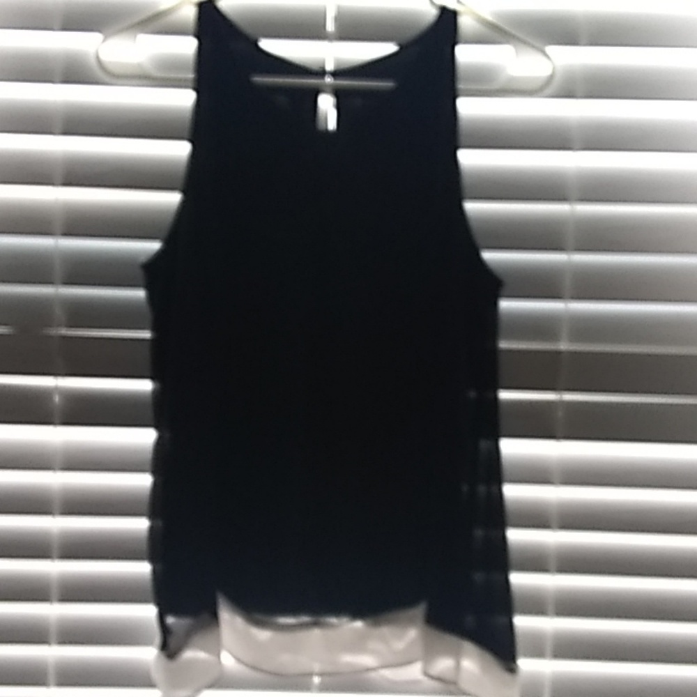 No sleeves shirt